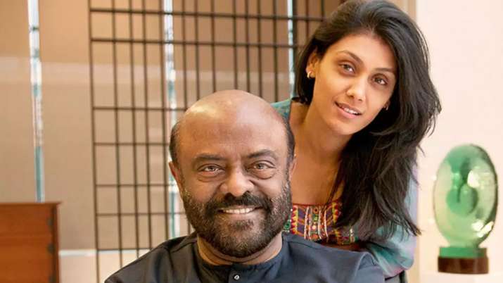 Shiv-nadar-with-daughter