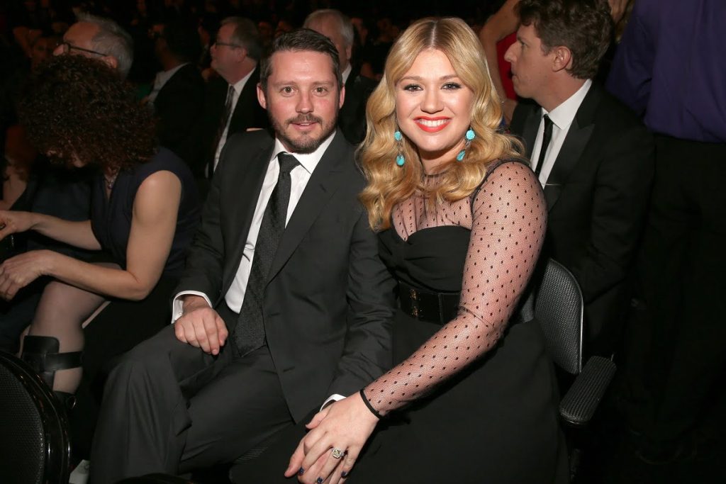 Kelly Clarkson Income