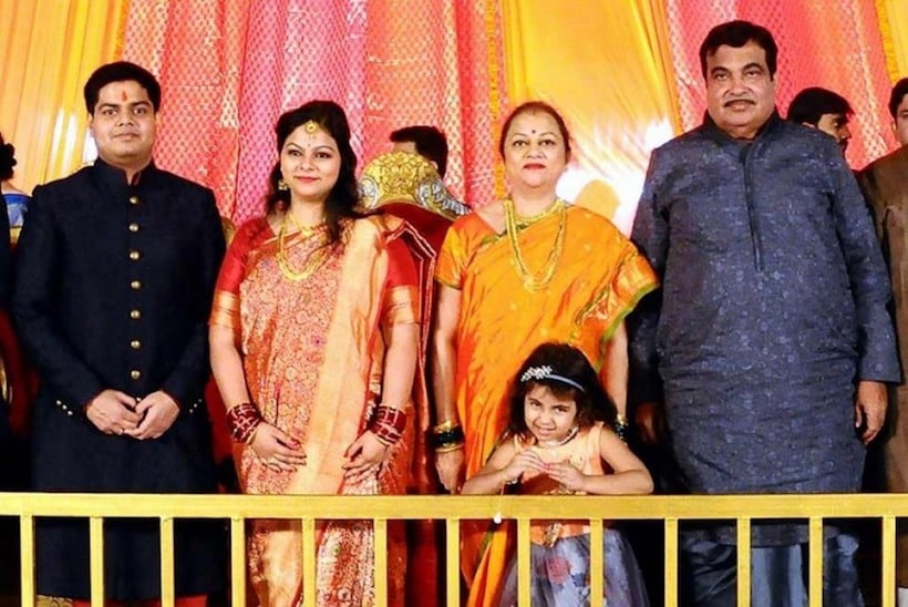 Nitin Gadkari Family