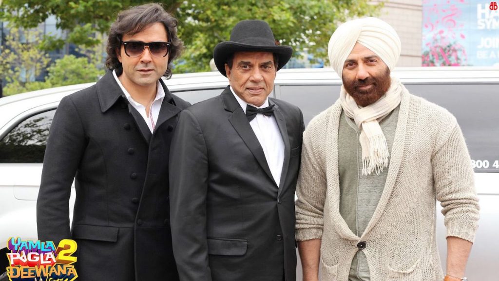 Dharmendra with his sunny deol and bobby deol