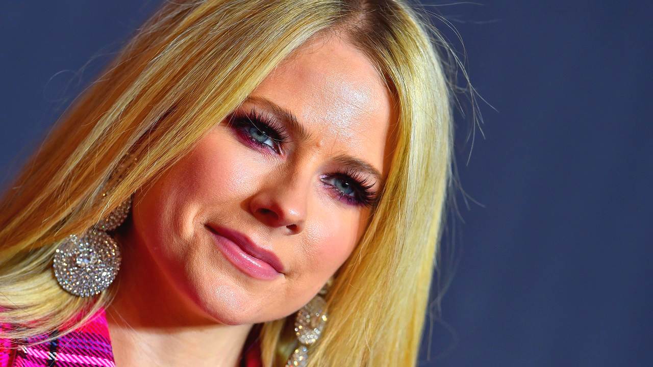 Avril-Lavigne-Net-Worth-85-Million-dollars-forbes