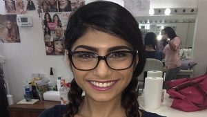 mia khalifa house wife story