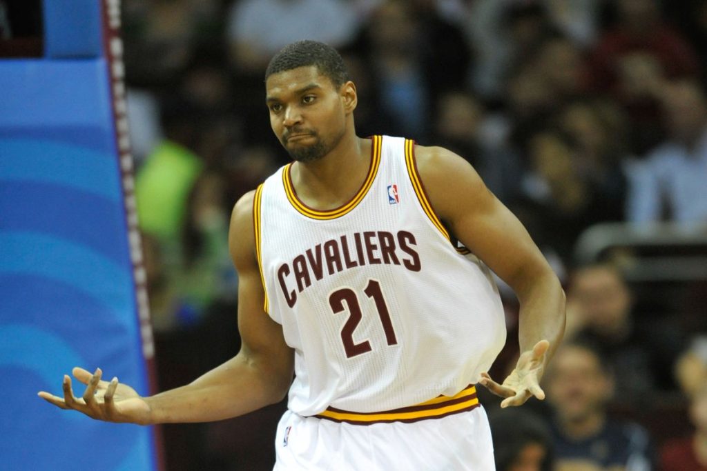 Andrew Bynum income