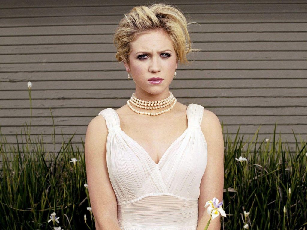 Brittany Snow Biography