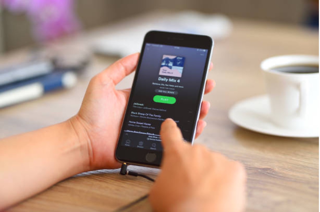 7 Best Spotify Playlists for College Students