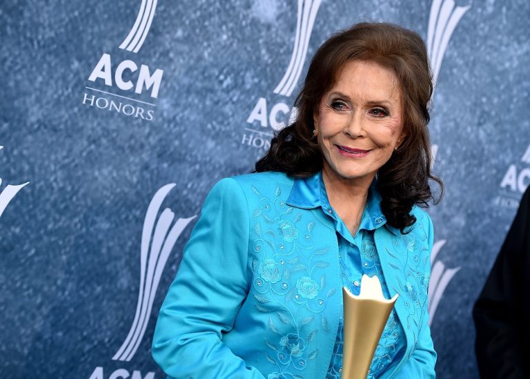 Loretta Lynn Net Worth Songs, Home, Age & Height