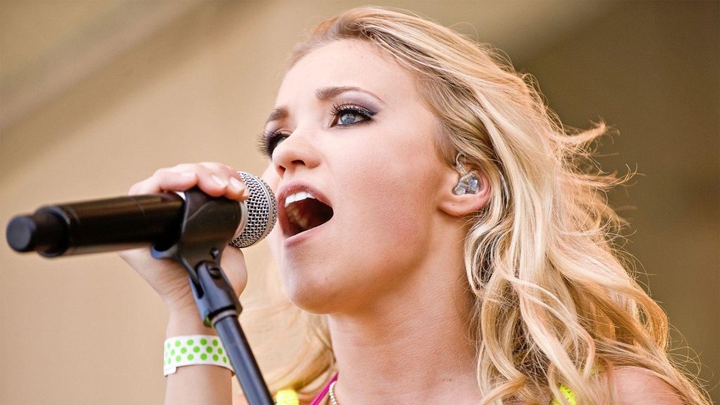 Emily Osment Biography