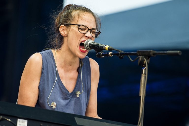 Fiona Apple Net Worth 2024 Earnings, Songs, Husband and Age