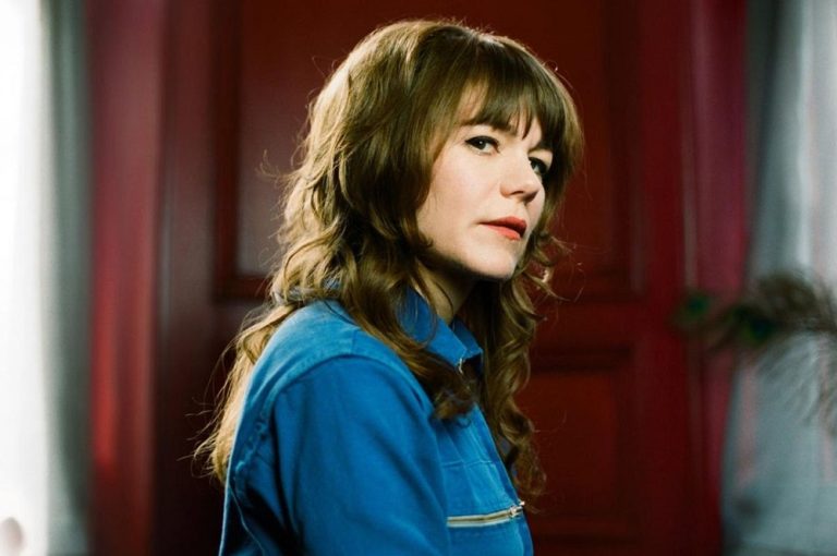 Jenny Lewis Net Worth 2023: Singing Career Age Income Bf