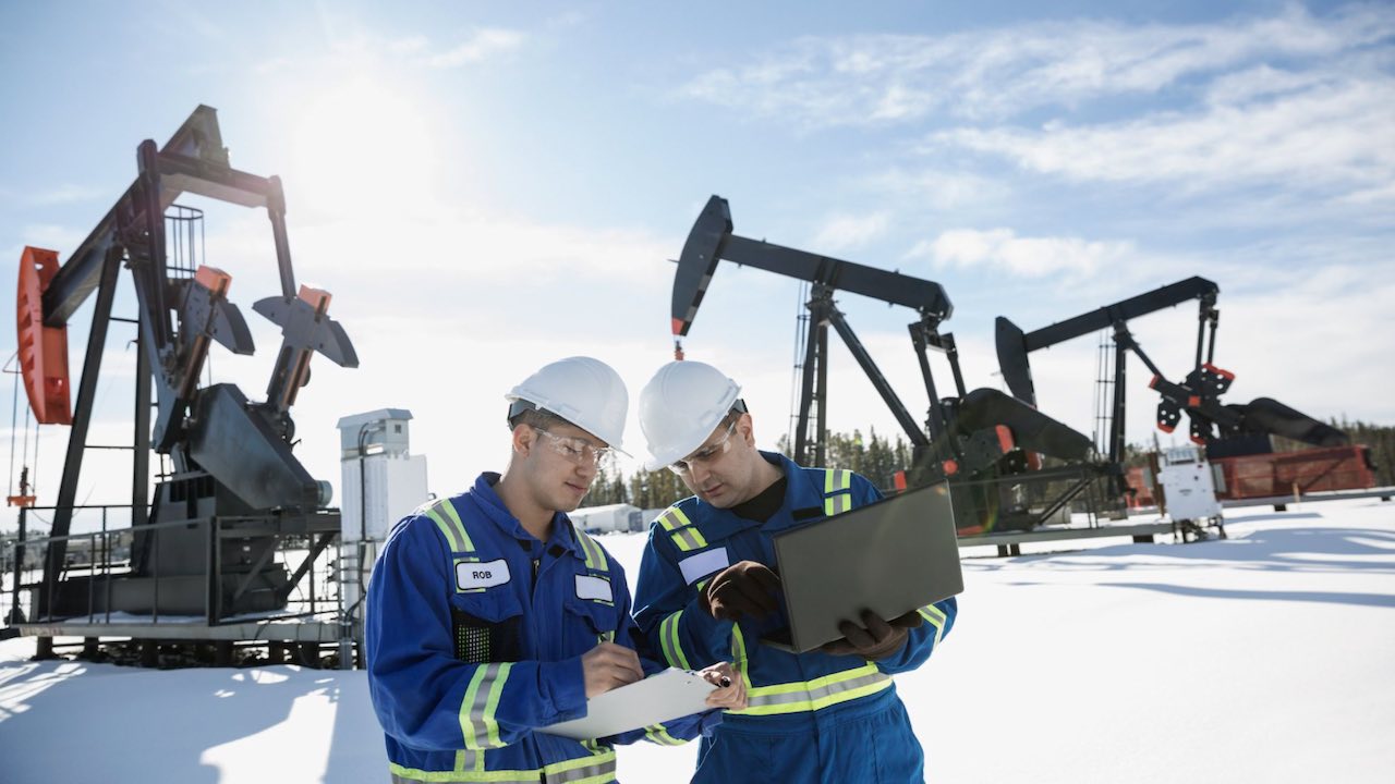 Oil Trading Education: How to Learn from the Experts and Improve Your Skills