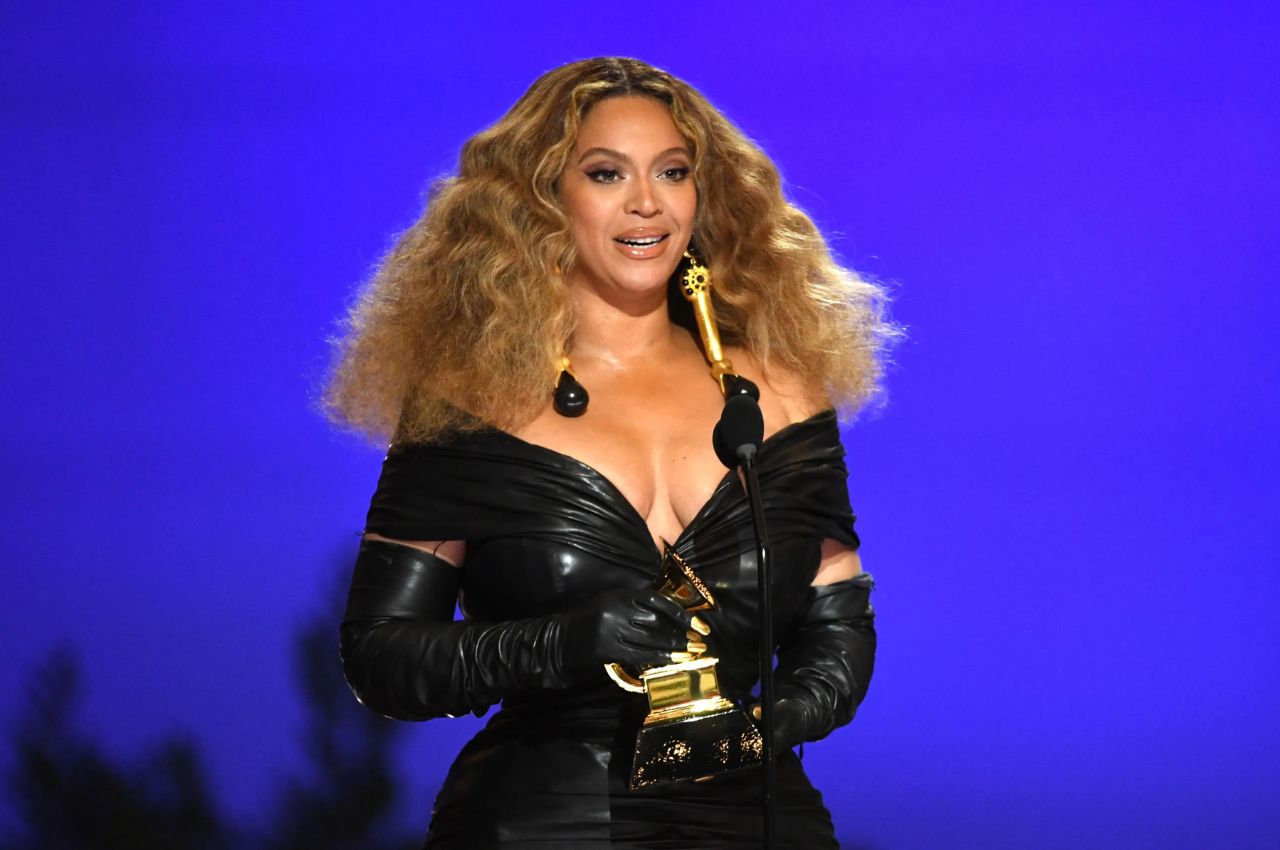 Beyoncé Net Worth 2024: Age, Height, Earnings and Assets