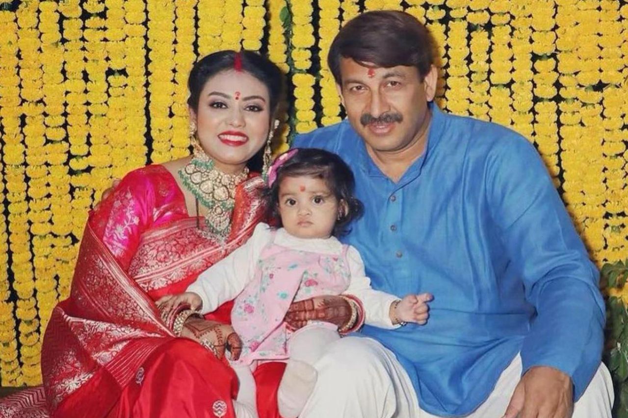 Manoj-Tiwari-Family.jpg